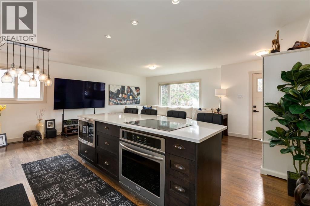 5004 43 Street SW - 19