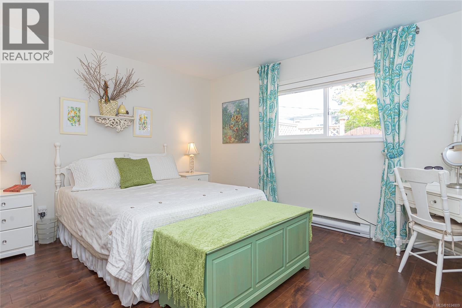 #4 100 Abbey Lane - 21