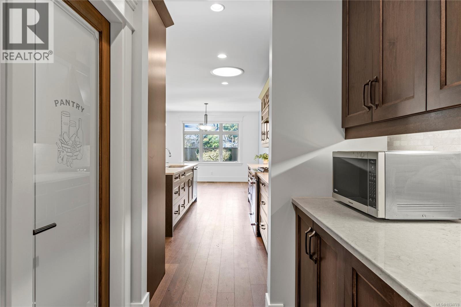 628 Nassau Cres - 19