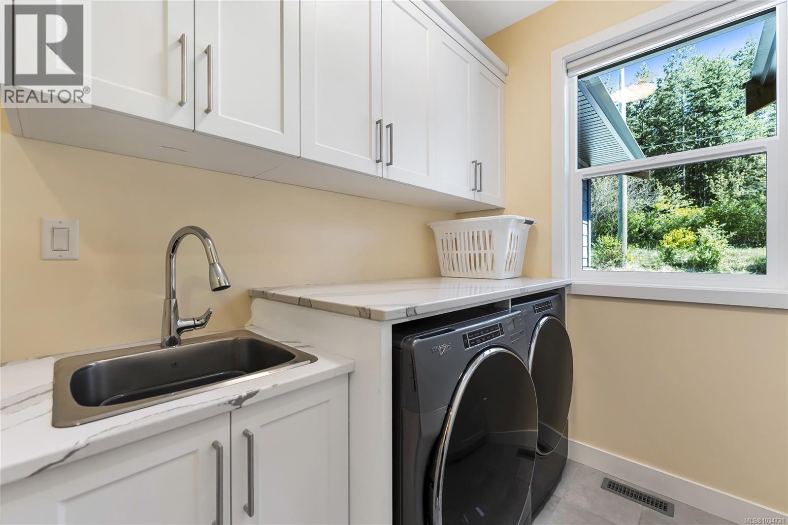 7586 Somenos Rd - 38