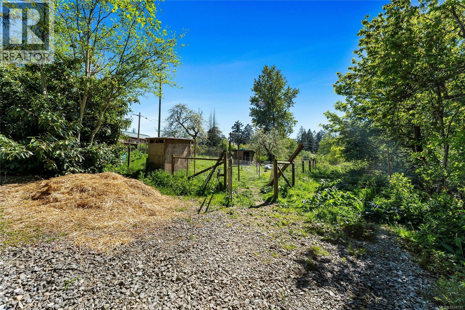 7586 Somenos Rd - 51