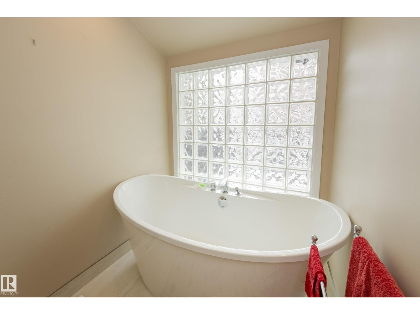 8444 118 ST NW, Edmonton