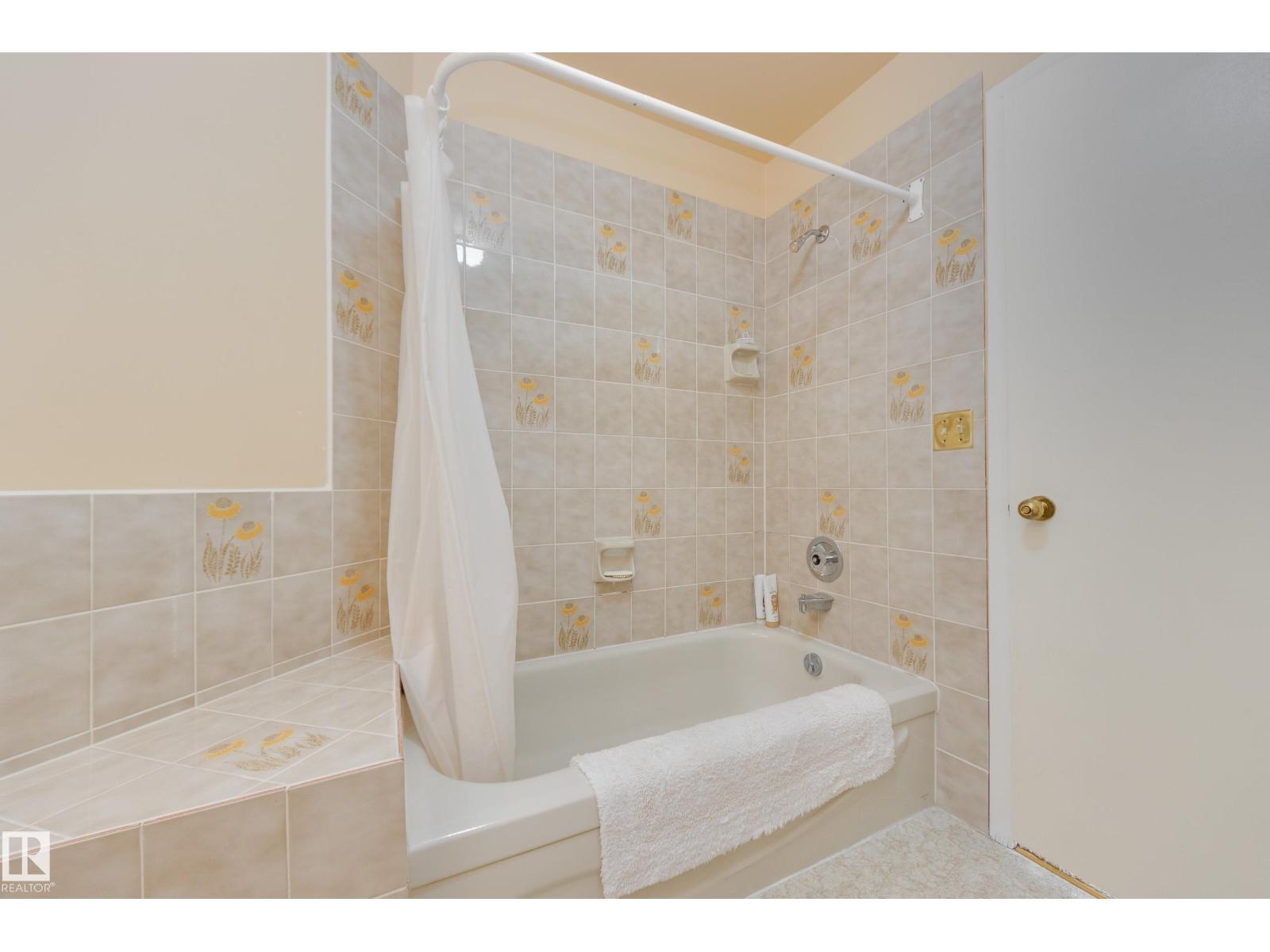 8444 118 ST NW - 38