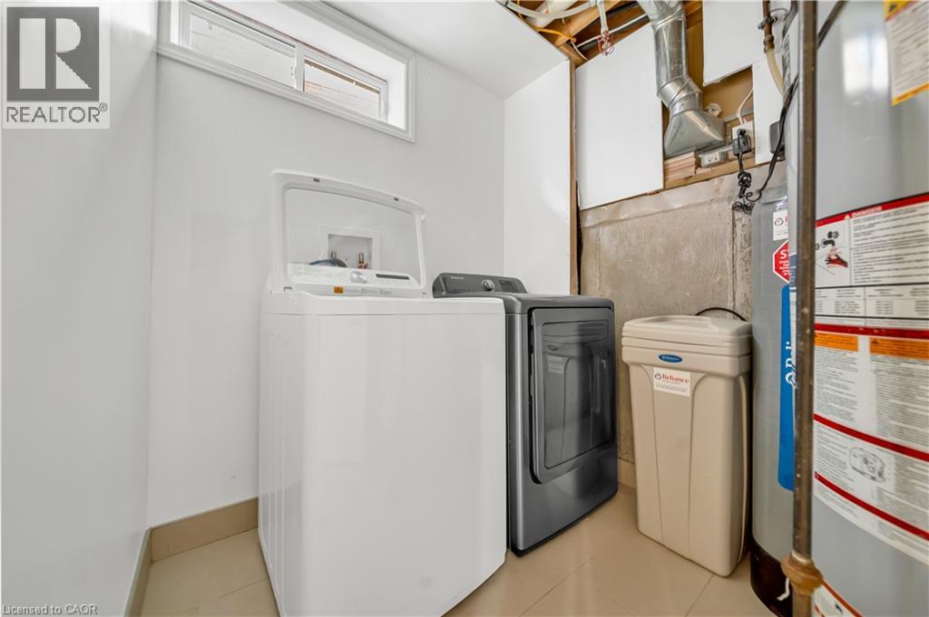 347 KEEWATIN Avenue - 35