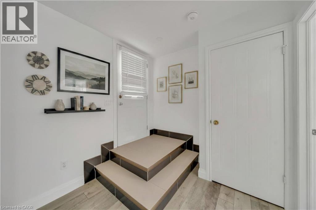 347 KEEWATIN Avenue - 22