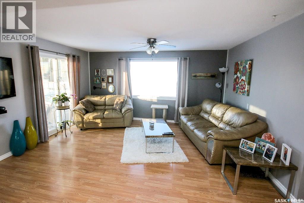 646 Albert STREET - Image 3