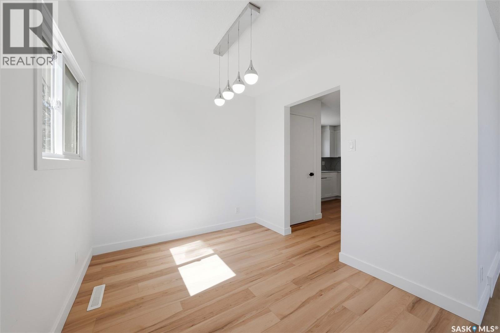 1310 East CENTRE - 10