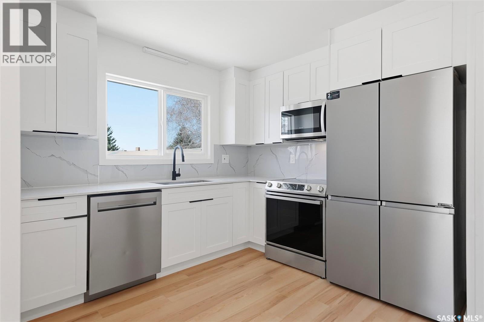 1310 East CENTRE - 12