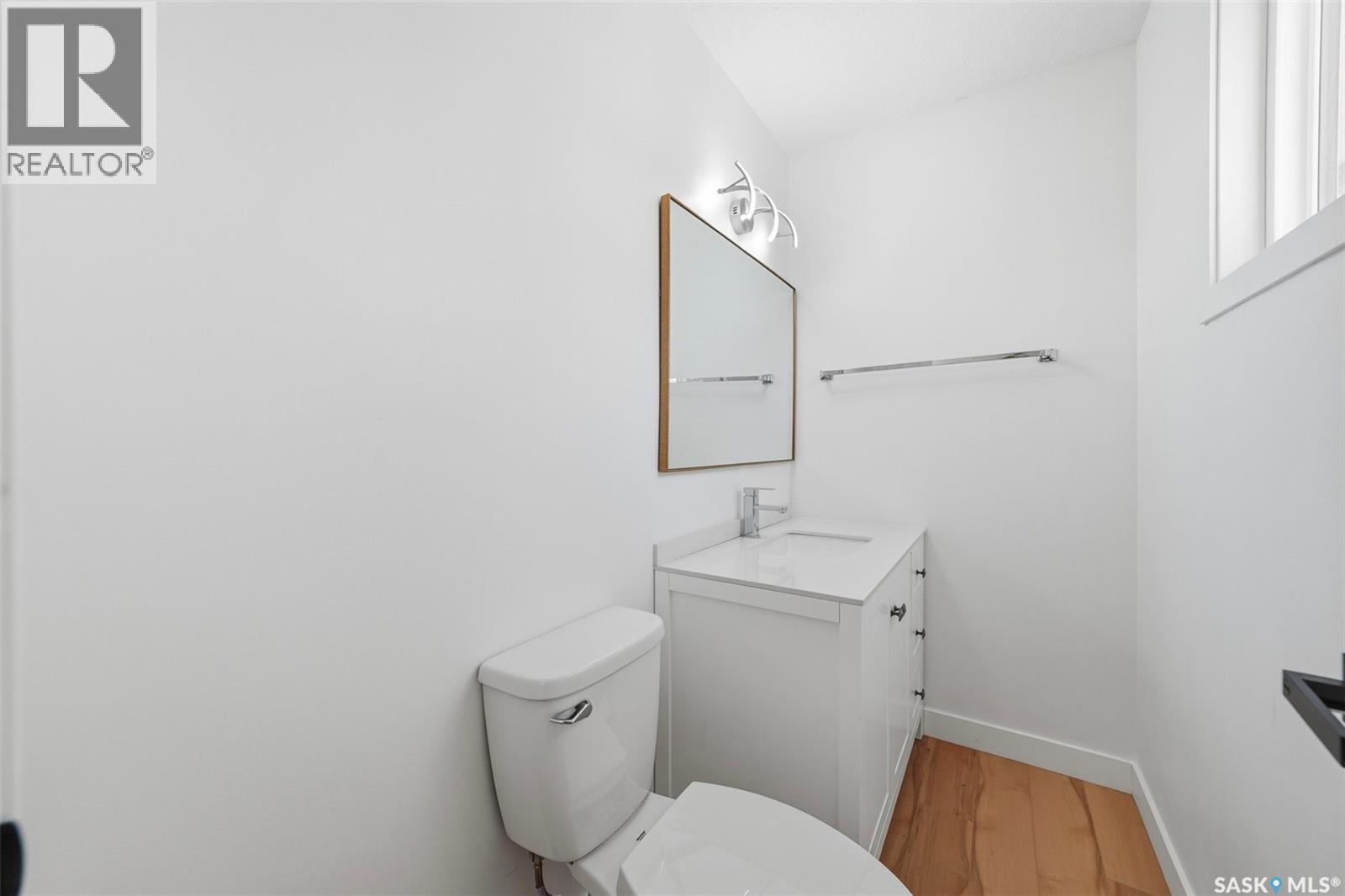 1310 East CENTRE - 18