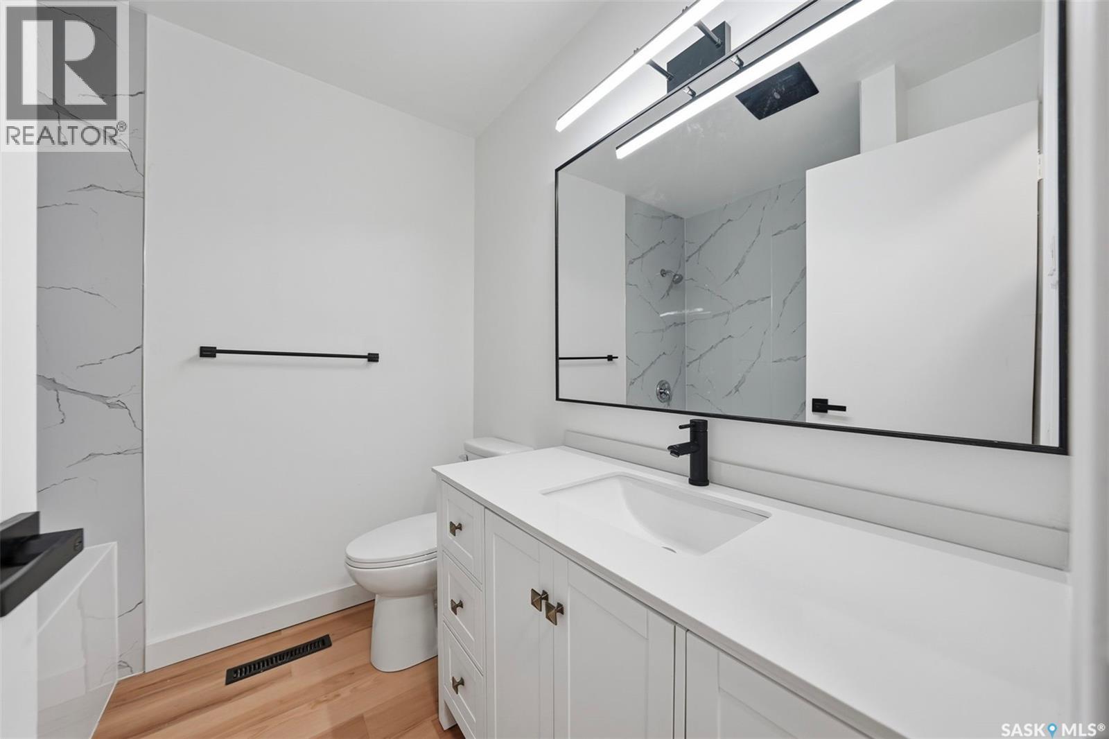 1310 East CENTRE - 20