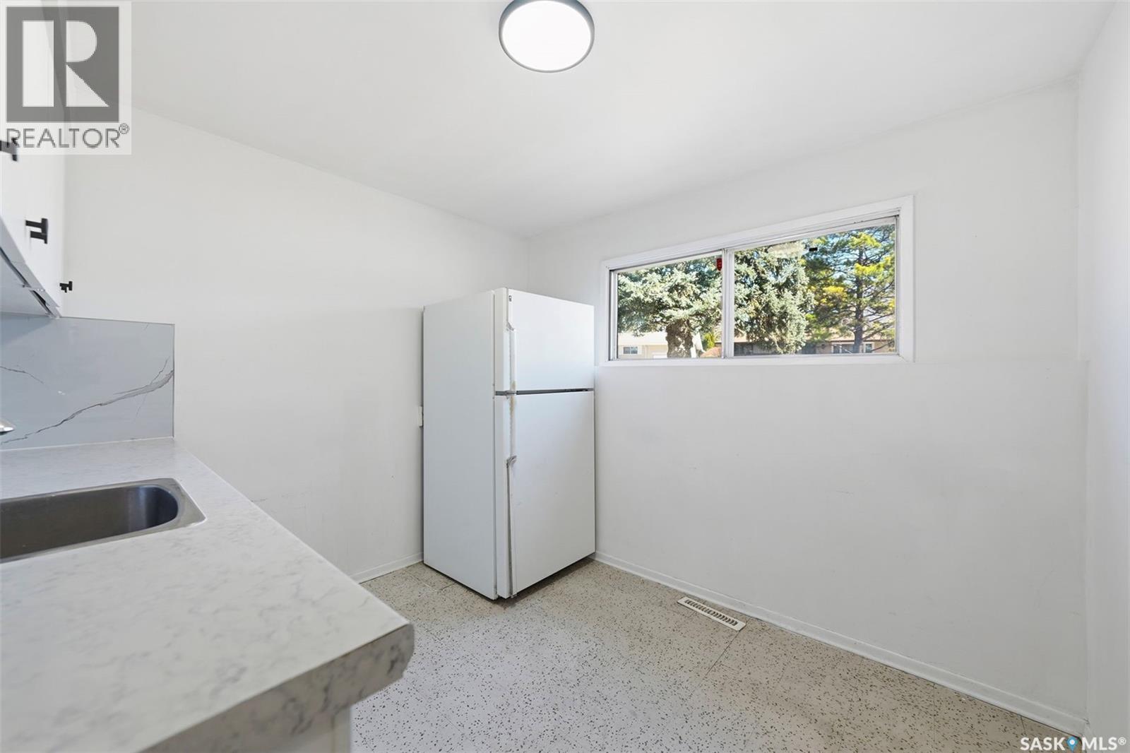 1310 East CENTRE - 25