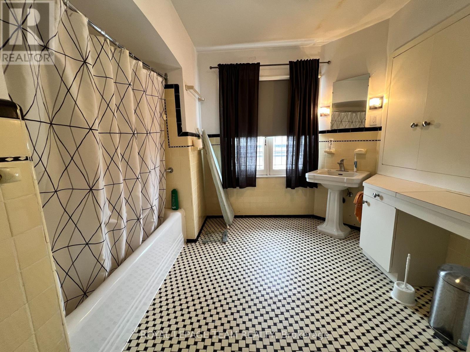 84 RIVERDALE AVENUE - 17