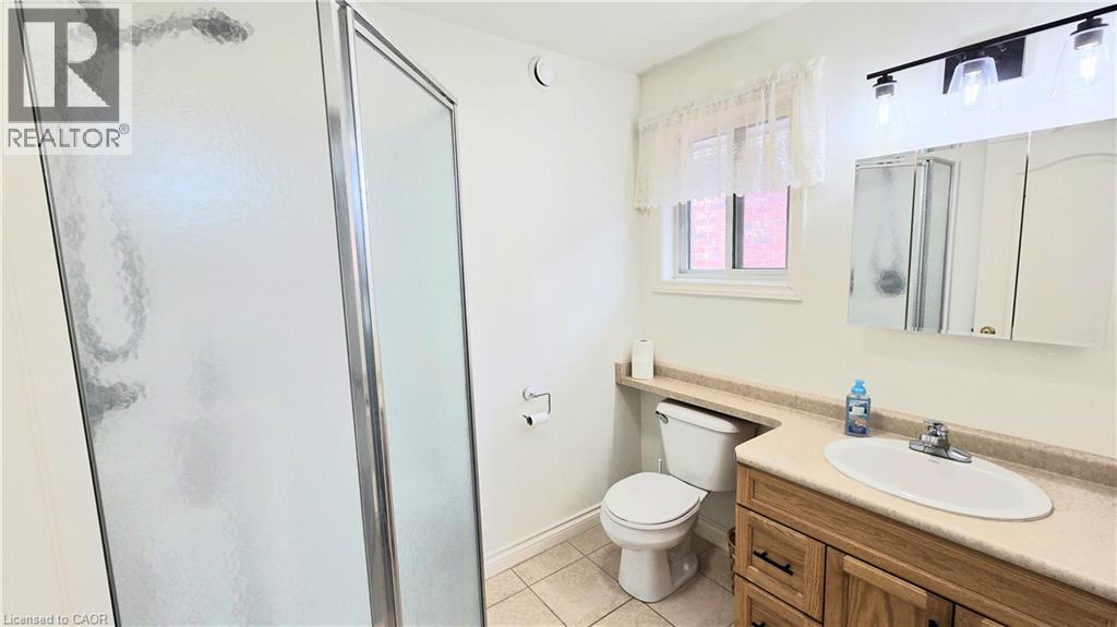 451 QUEEN Street S - 17