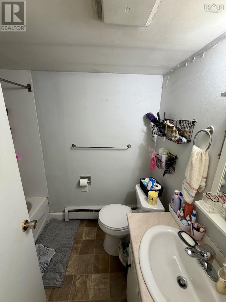 Property 22 of 29 of 43 Maple Boulevard