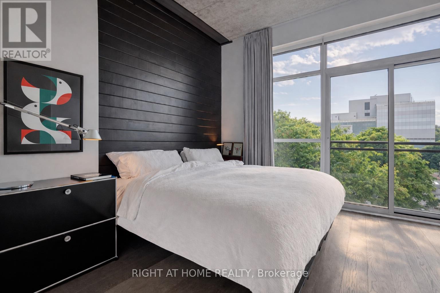 #405 41 OSSINGTON AVENUE - 9