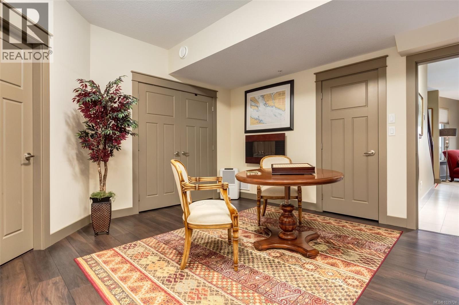 #102 5418 Jacobs Lane - 54