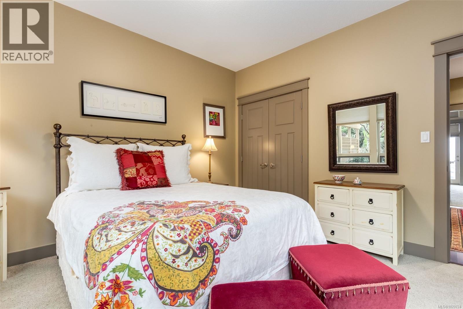 #102 5418 Jacobs Lane - 38