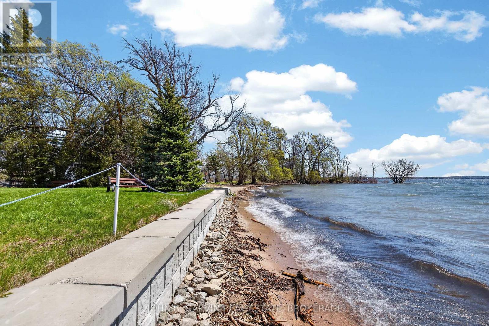 137 THOUSAND ISLANDS PARKWAY - 36