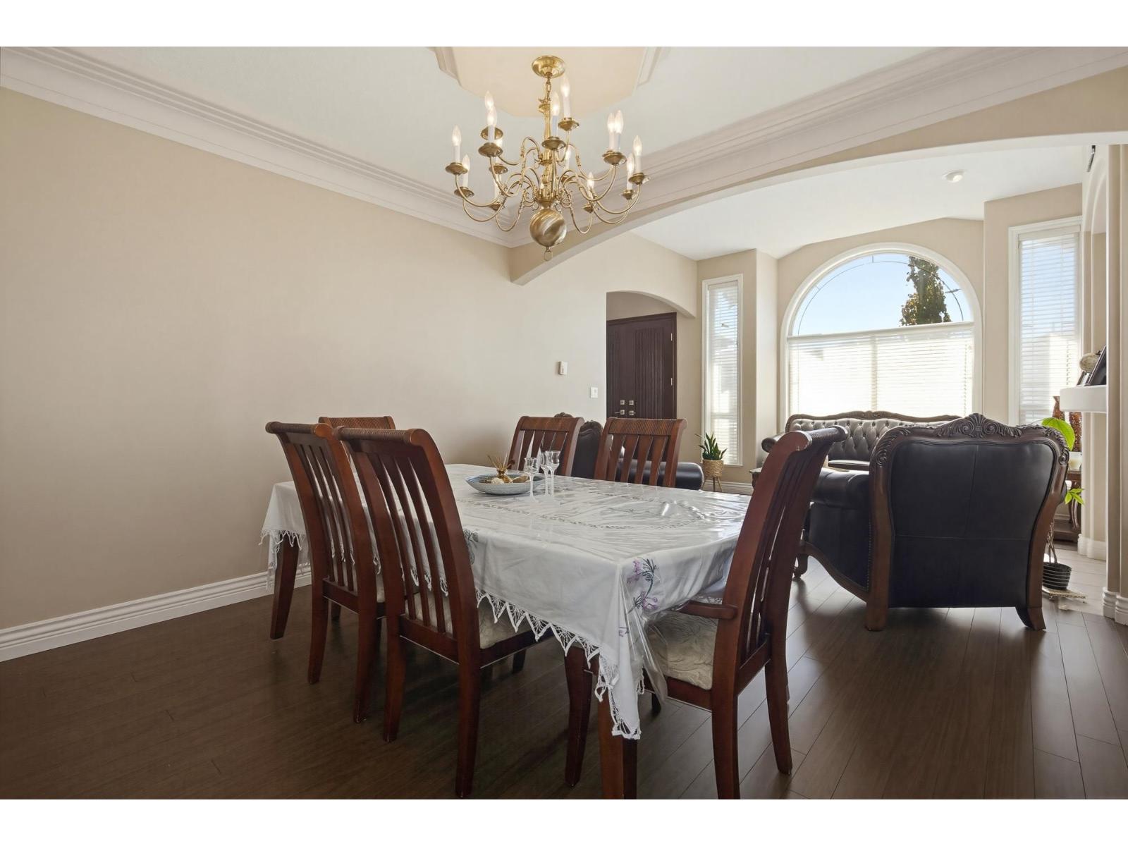 7 Bed, 5 Bath House for Sale in Abbotsford – 3582 VIEWMOUNT PLACE, Abbotsford - Image 16