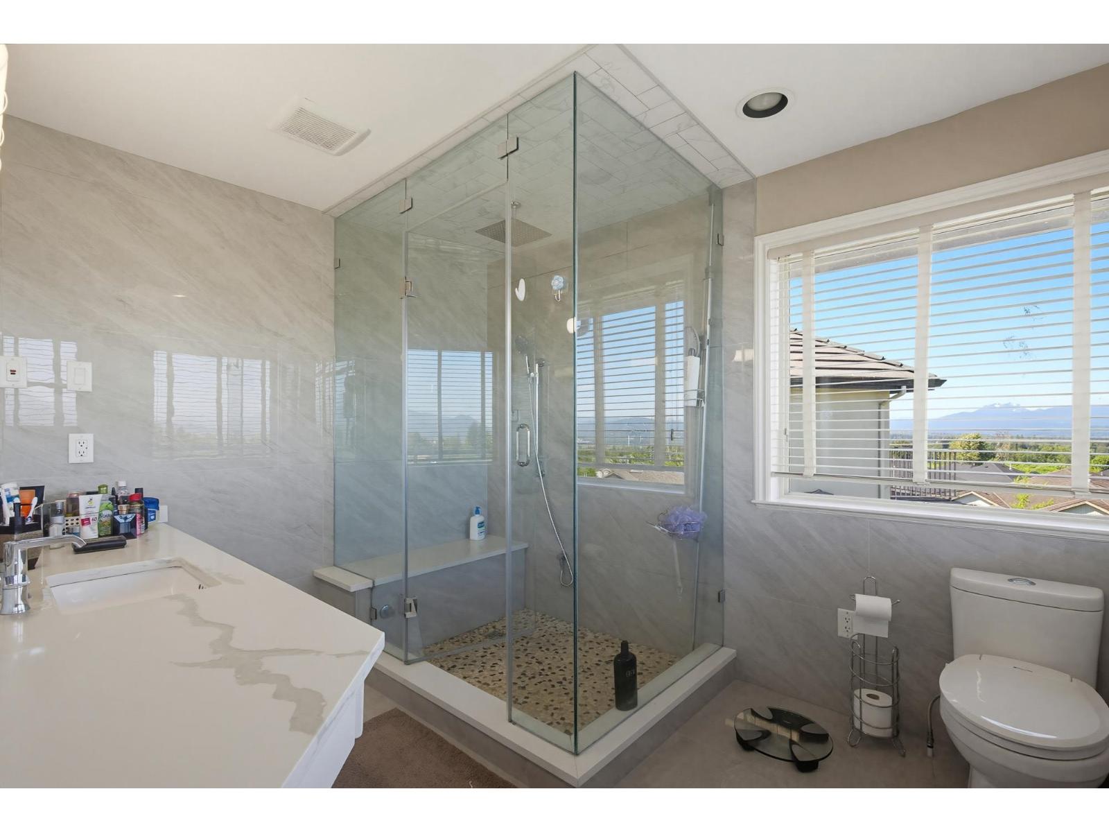 7 Bed, 5 Bath House for Sale in Abbotsford – 3582 VIEWMOUNT PLACE, Abbotsford - Image 34