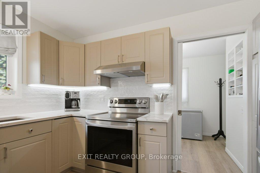 73 SAND BANKS COURT - 12