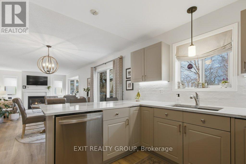 73 SAND BANKS COURT - 13