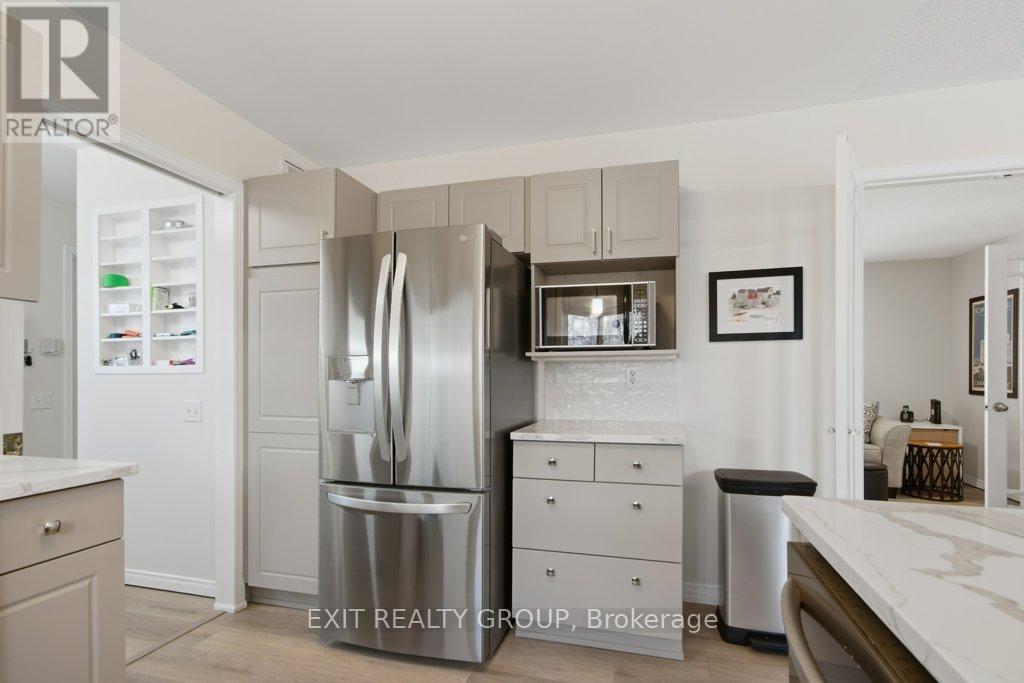 73 SAND BANKS COURT - 14
