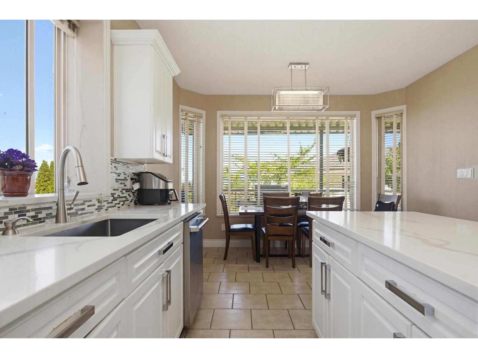 7 Bed, 5 Bath House for Sale in Abbotsford – 3582 VIEWMOUNT PLACE, Abbotsford - Image 13