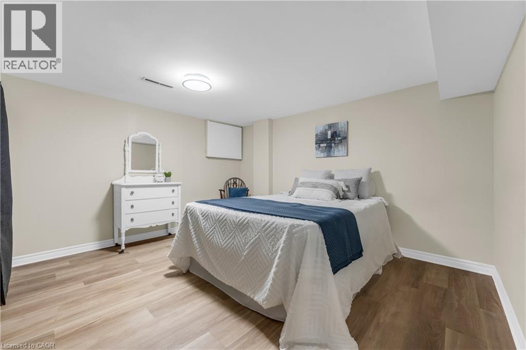 77 LAWFIELD Drive - 18