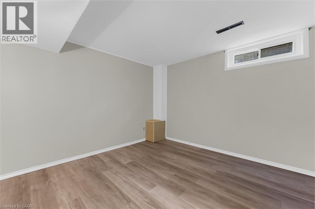 77 LAWFIELD Drive - 20
