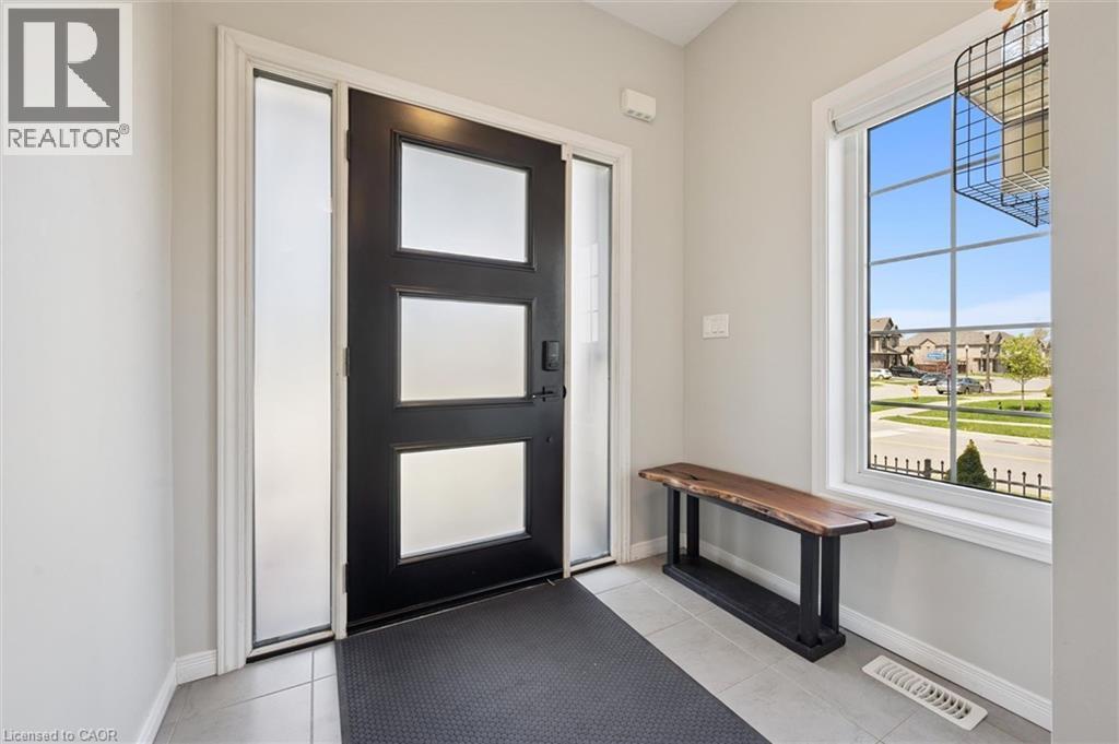 33 MISTYWOOD Street, Kitchener, Ontario, N2P2N1 — Photo 6