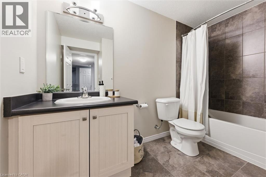 33 MISTYWOOD Street, Kitchener, Ontario, N2P2N1 — Photo 36