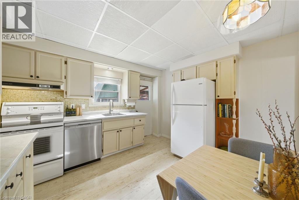 752 NINTH Avenue, Hamilton, Ontario, L8T2A6 — Photo 4