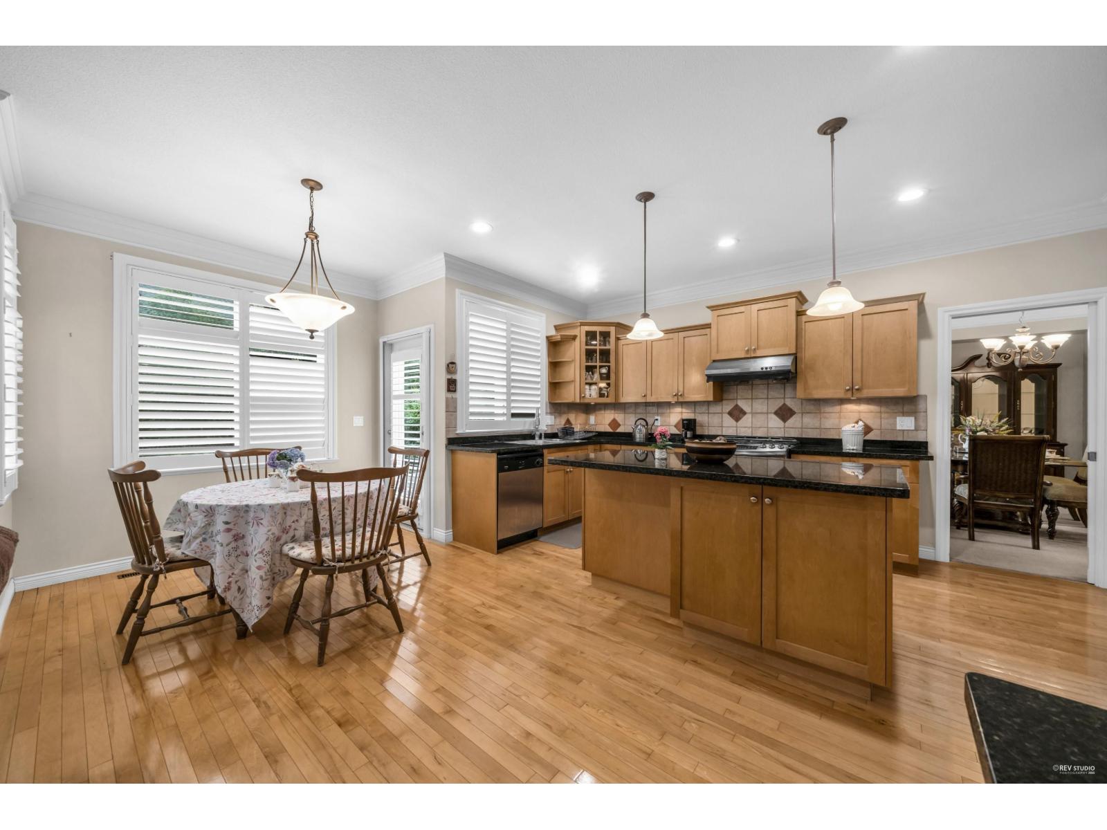 House in Surrey - Image 10