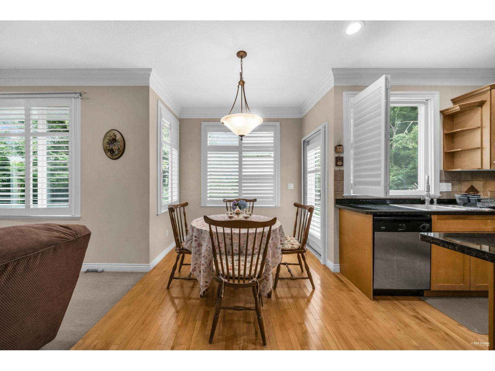 House in Surrey - Image 12