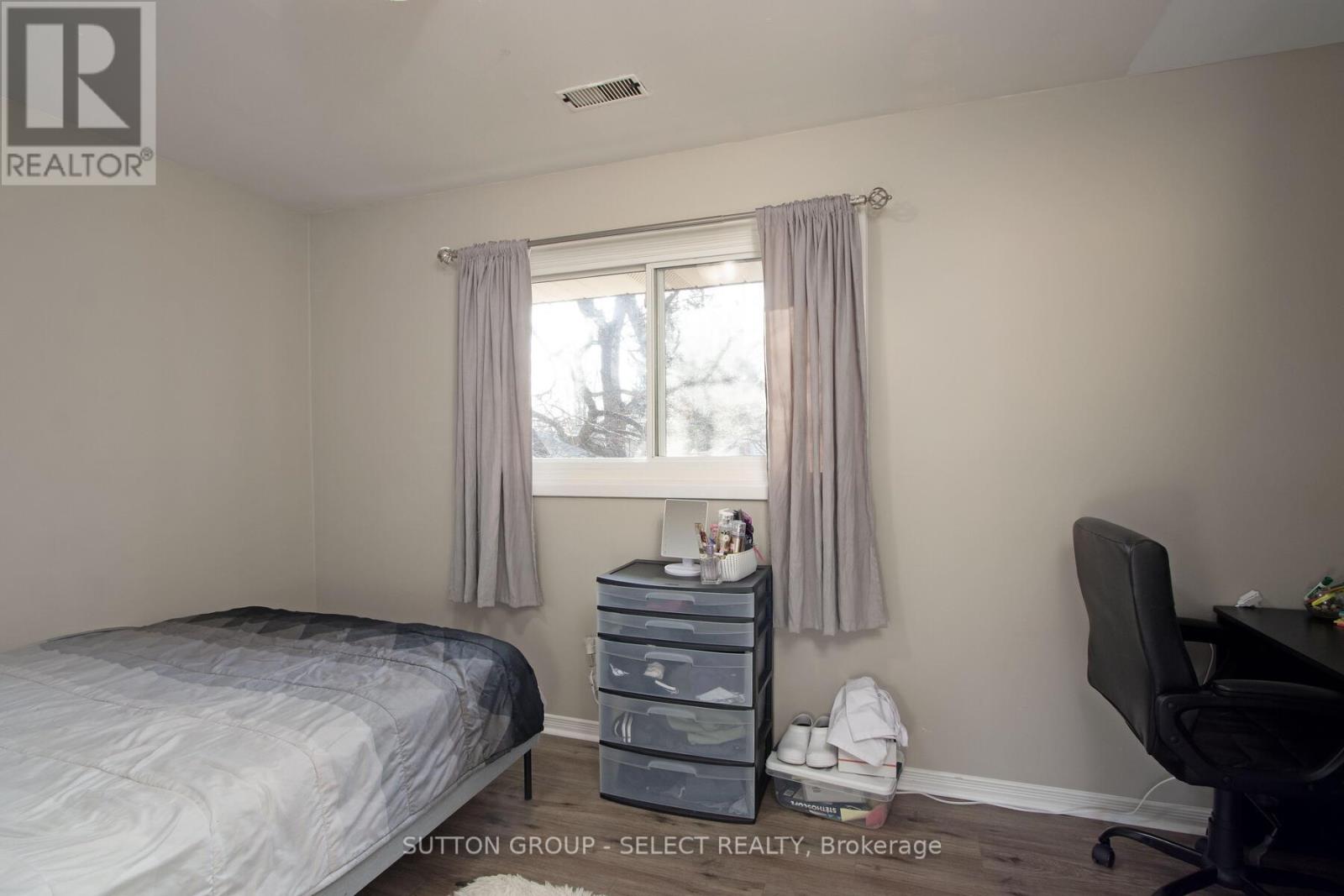 47 ROGERS AVENUE - 16