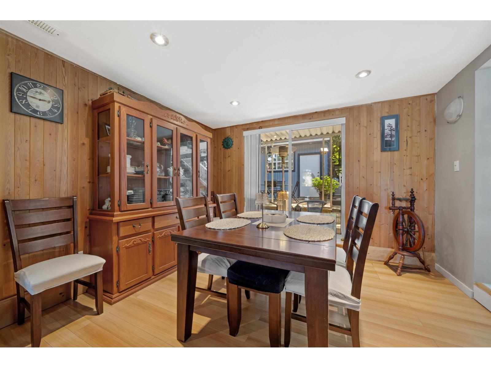 House in Surrey - Image 39