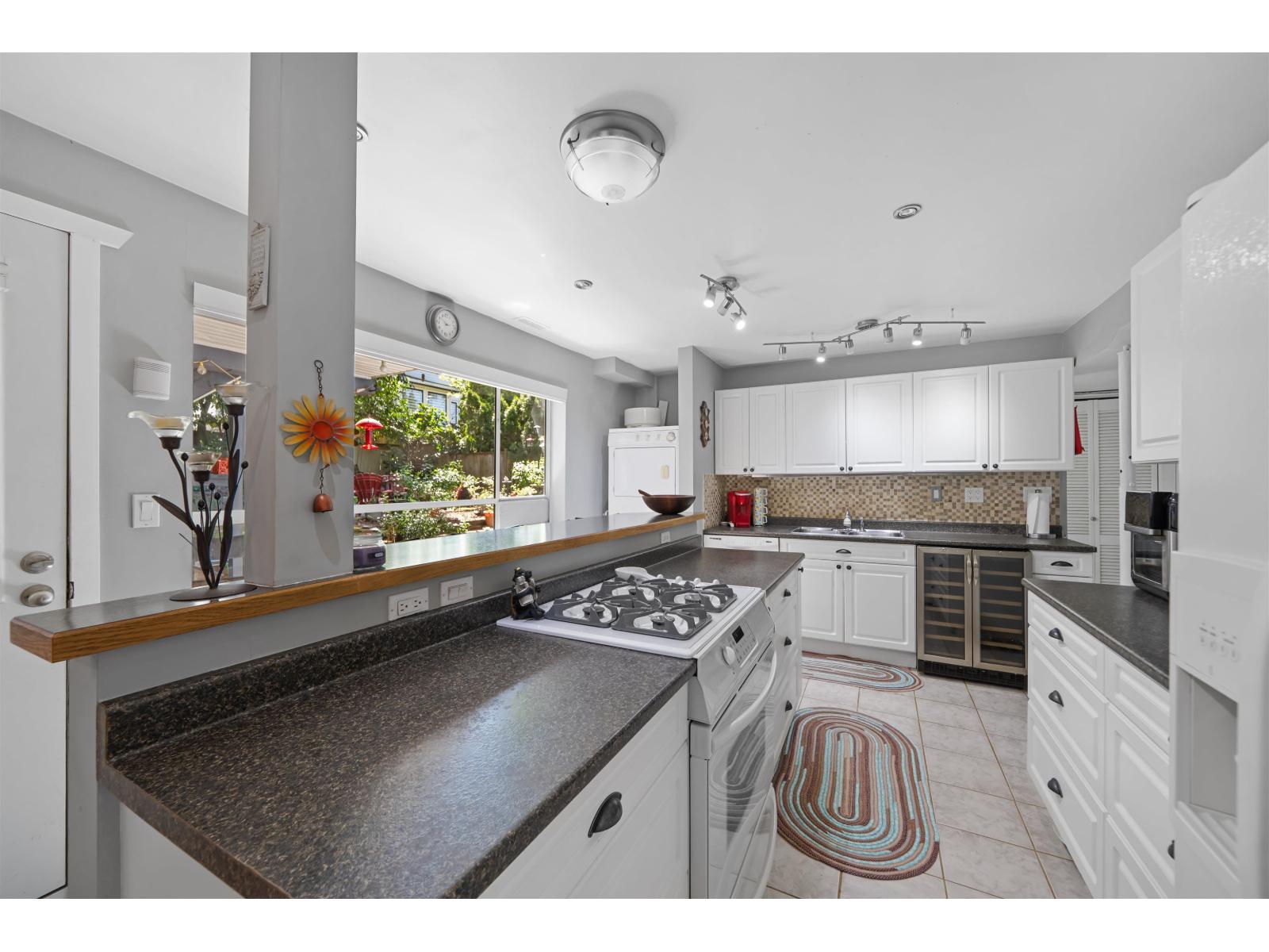House in Surrey - Image 16