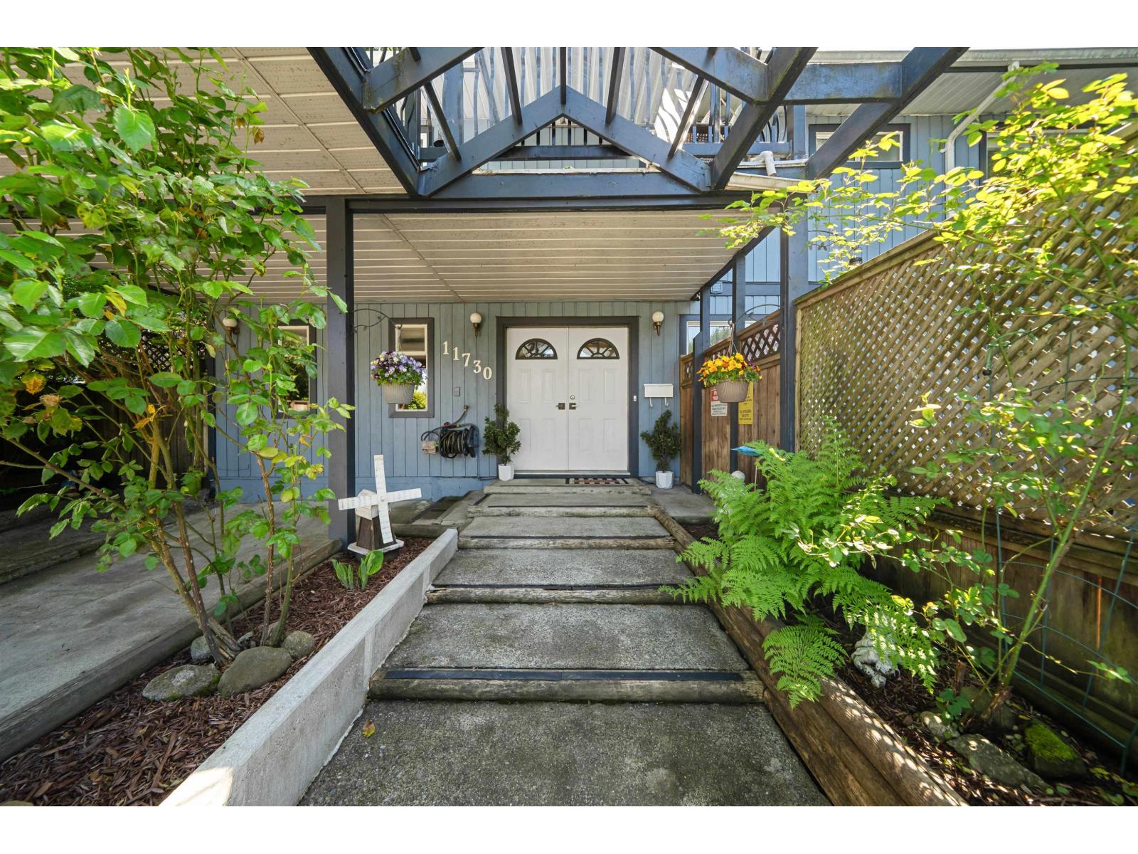 House in Surrey - Image 28