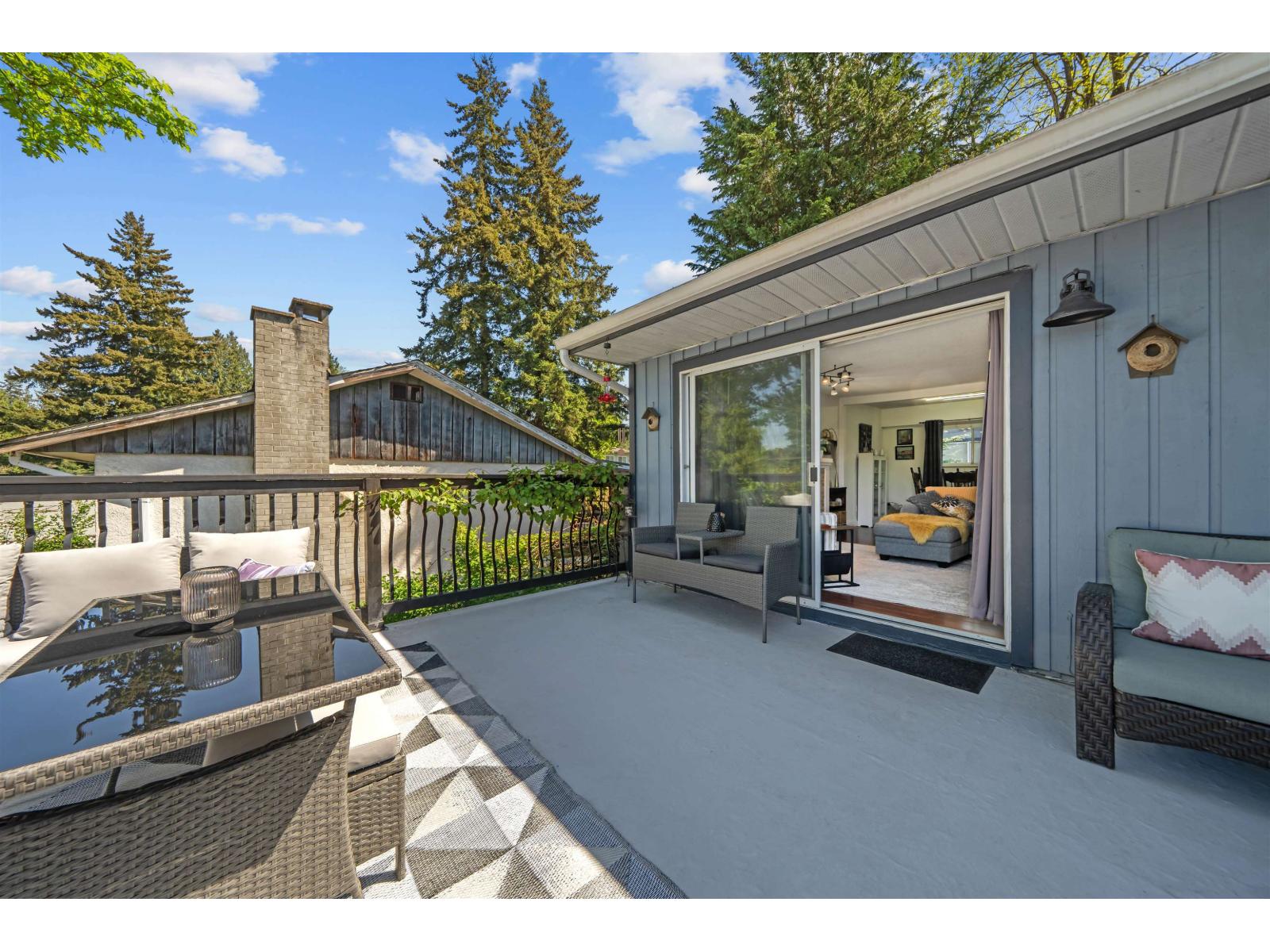 House in Surrey - Image 5
