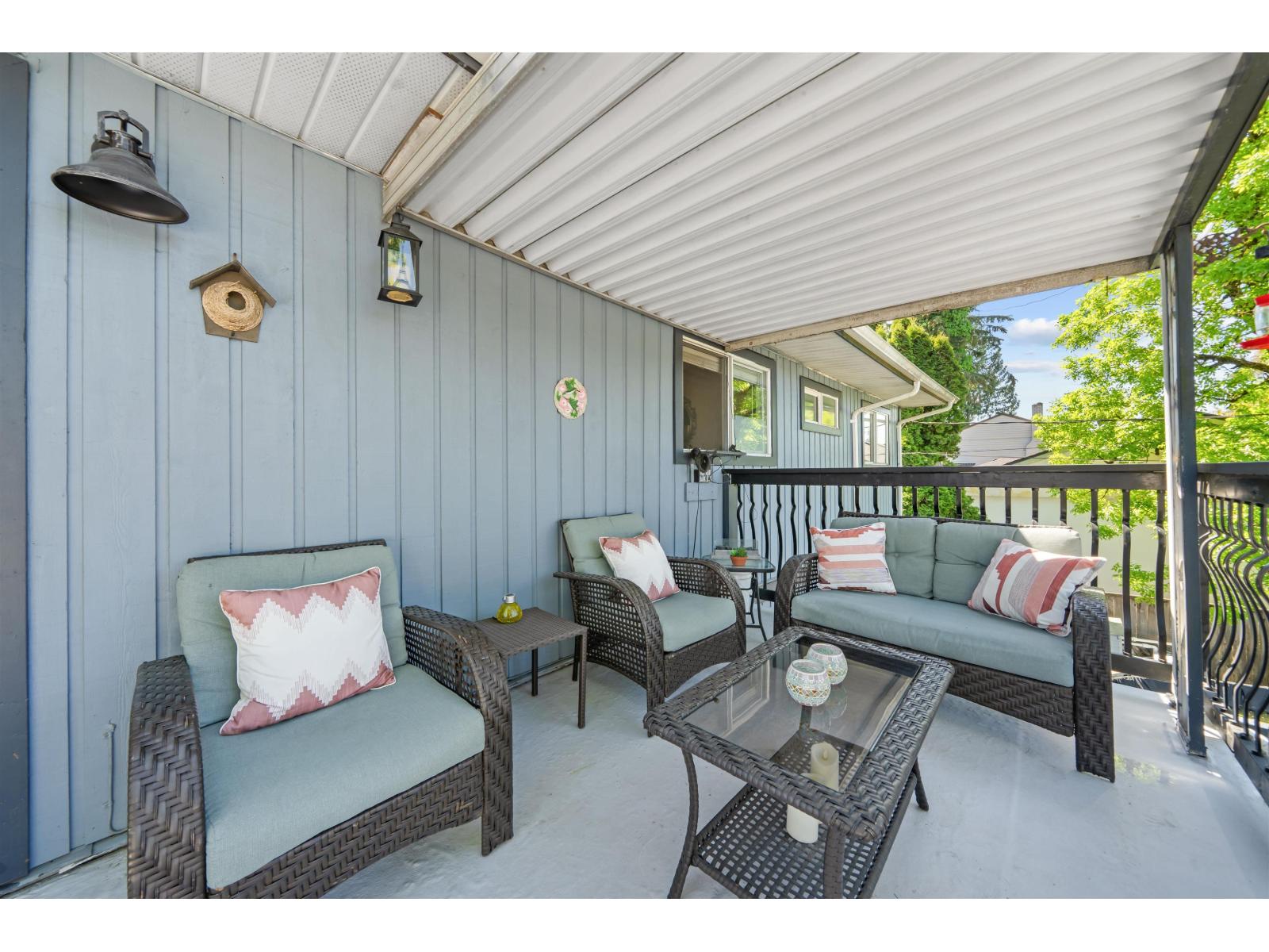 House in Surrey - Image 14