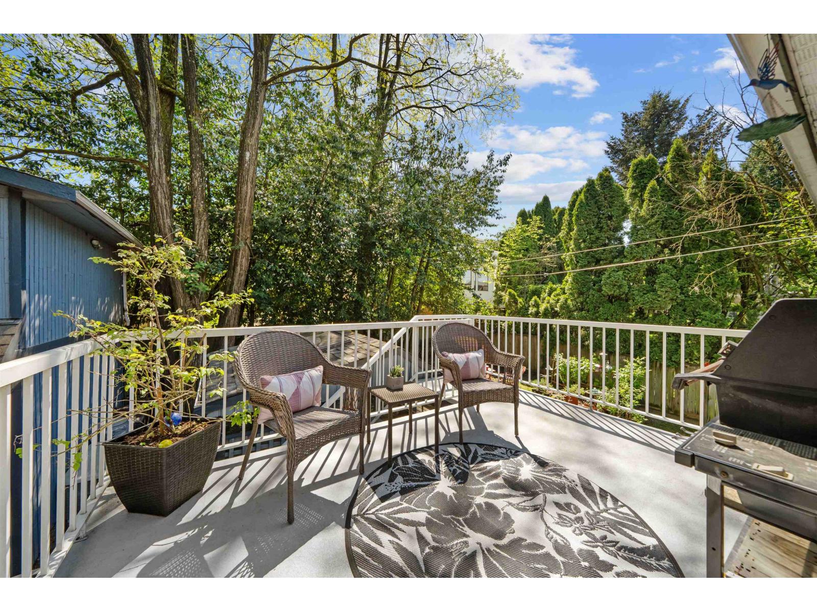 House in Surrey - Image 22