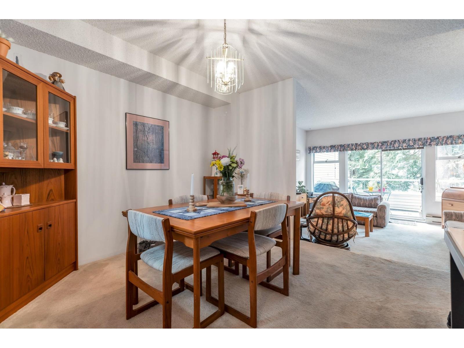 House in Surrey - Image 17
