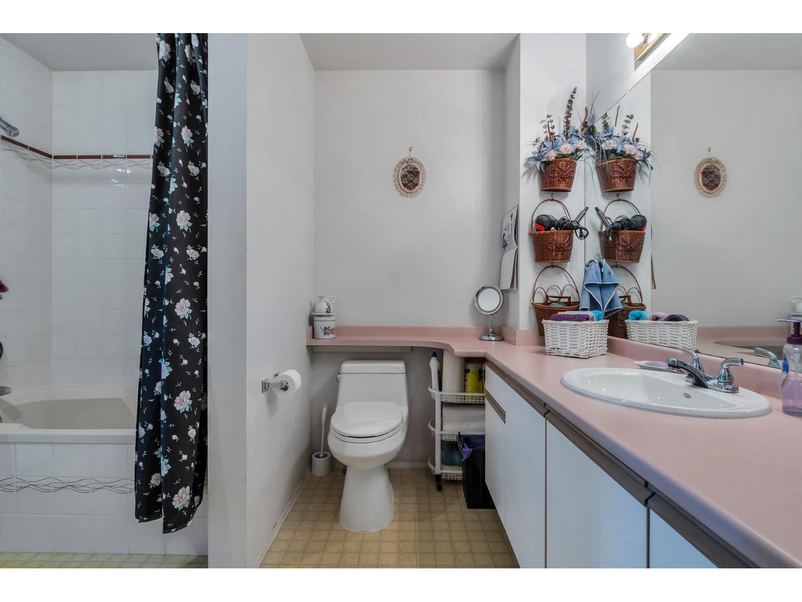 House in Surrey - Image 3