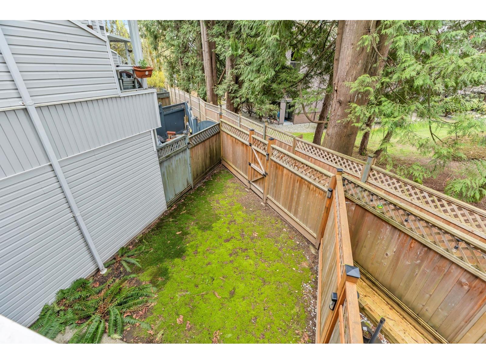 House in Surrey - Image 14