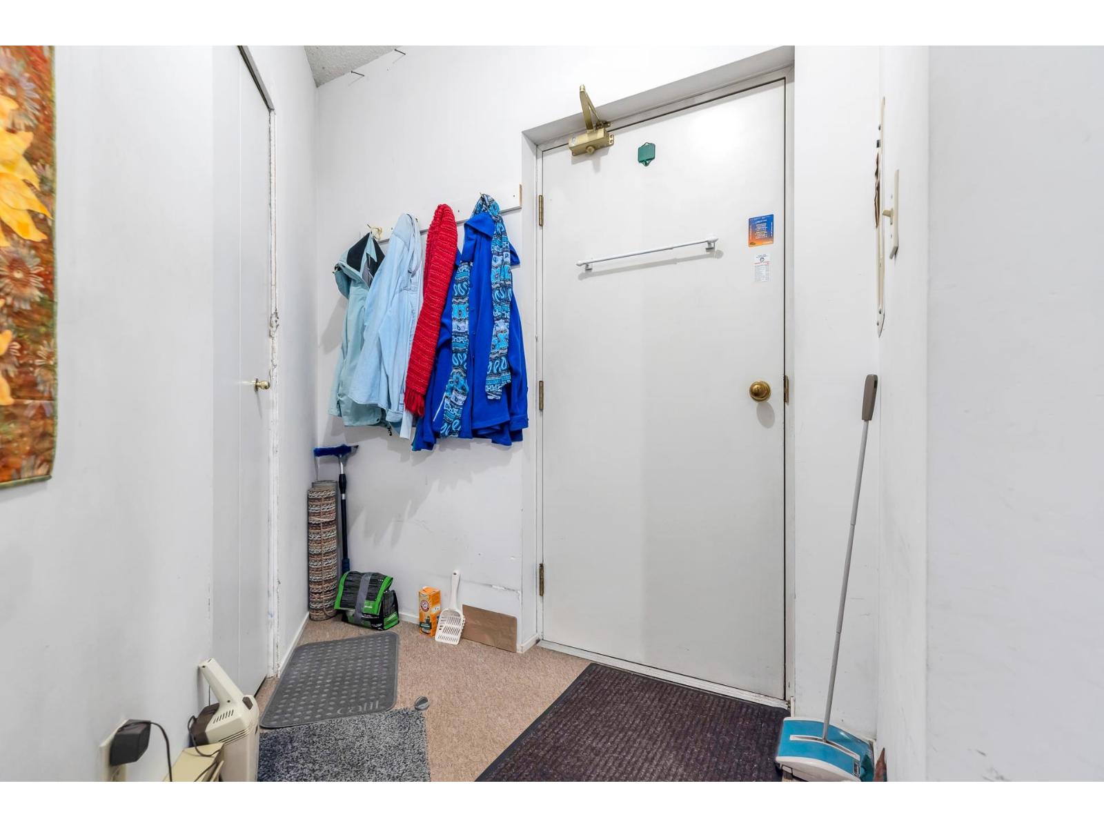 House in Surrey - Image 27