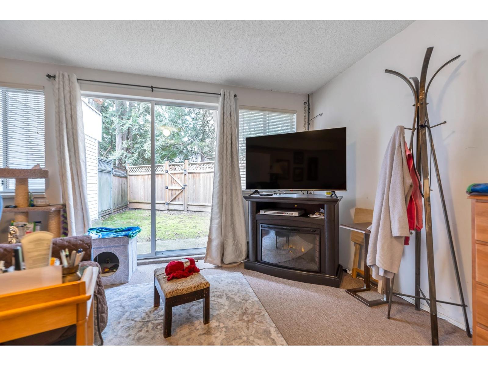 House in Surrey - Image 39