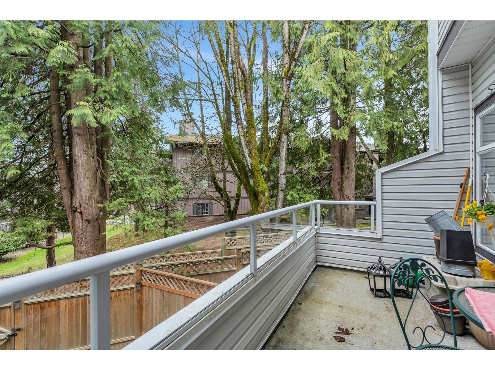 House in Surrey - Image 18