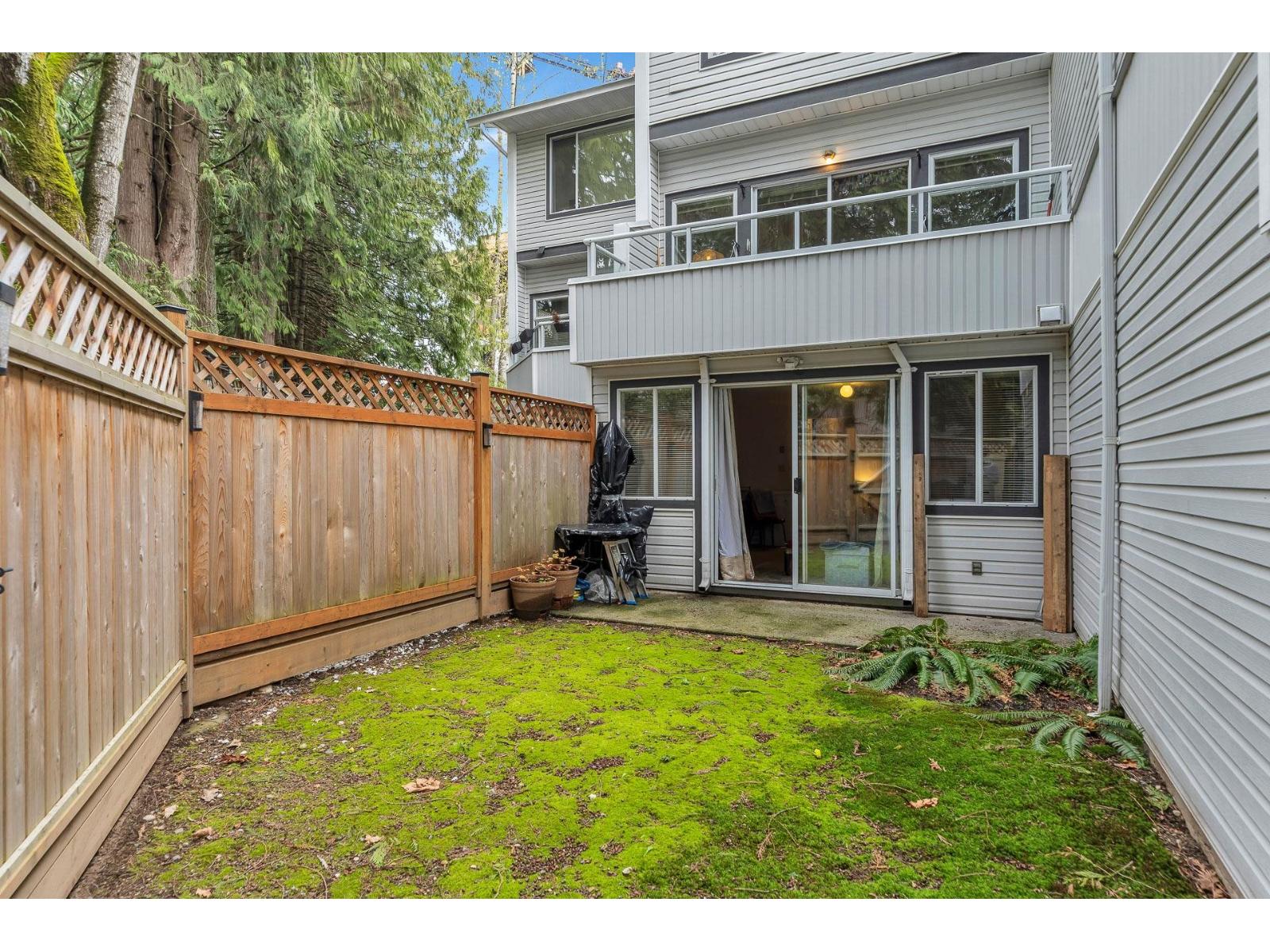 House in Surrey - Image 31