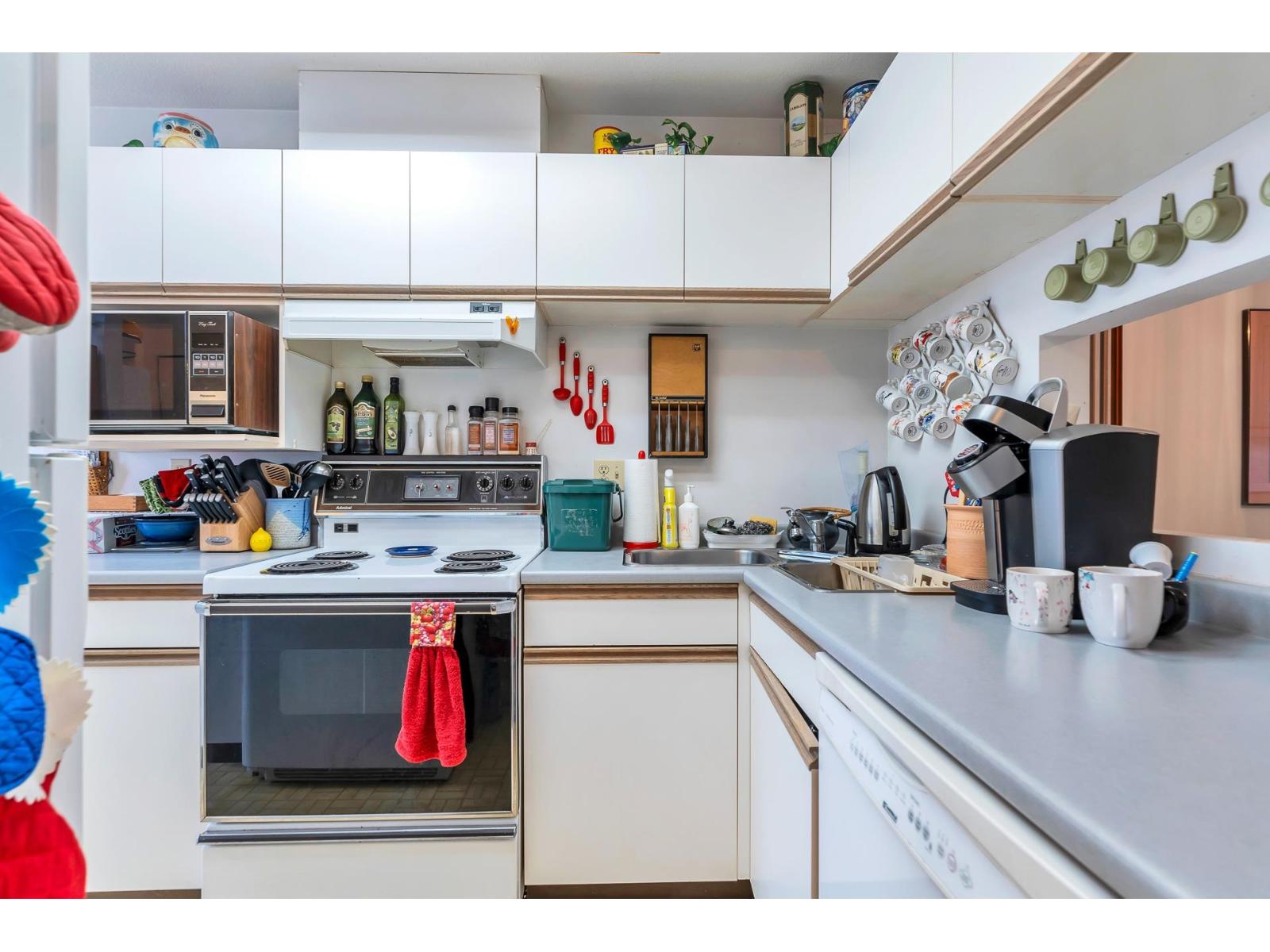 House in Surrey - Image 37